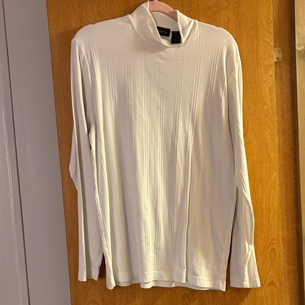 Claiborne Ribbed White Top